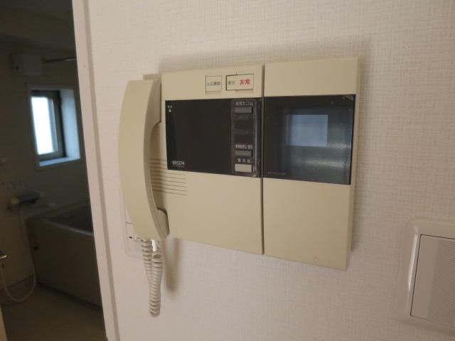 セキュリティ　モニター付きインターホン