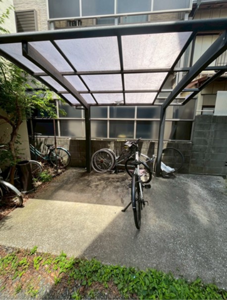 その他共有部分　50ccのバイク月額2000円で相談可能です。
