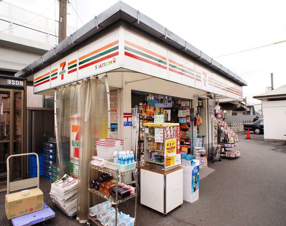 コンビニ　セブンイレブン京急ST小島新田店（コンビニ）まで330m