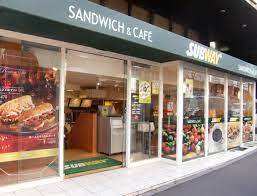 飲食店　サブウェイ飯田橋東口店（飲食店）まで609m