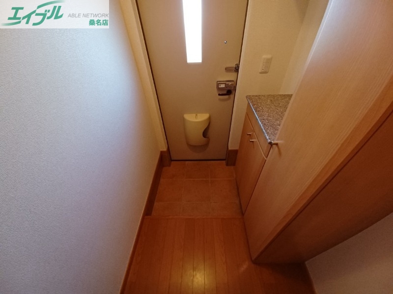 玄関　反転タイプ参考写真