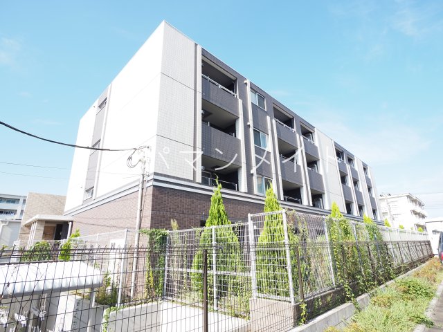 建物外観　安心のオートロック付き！