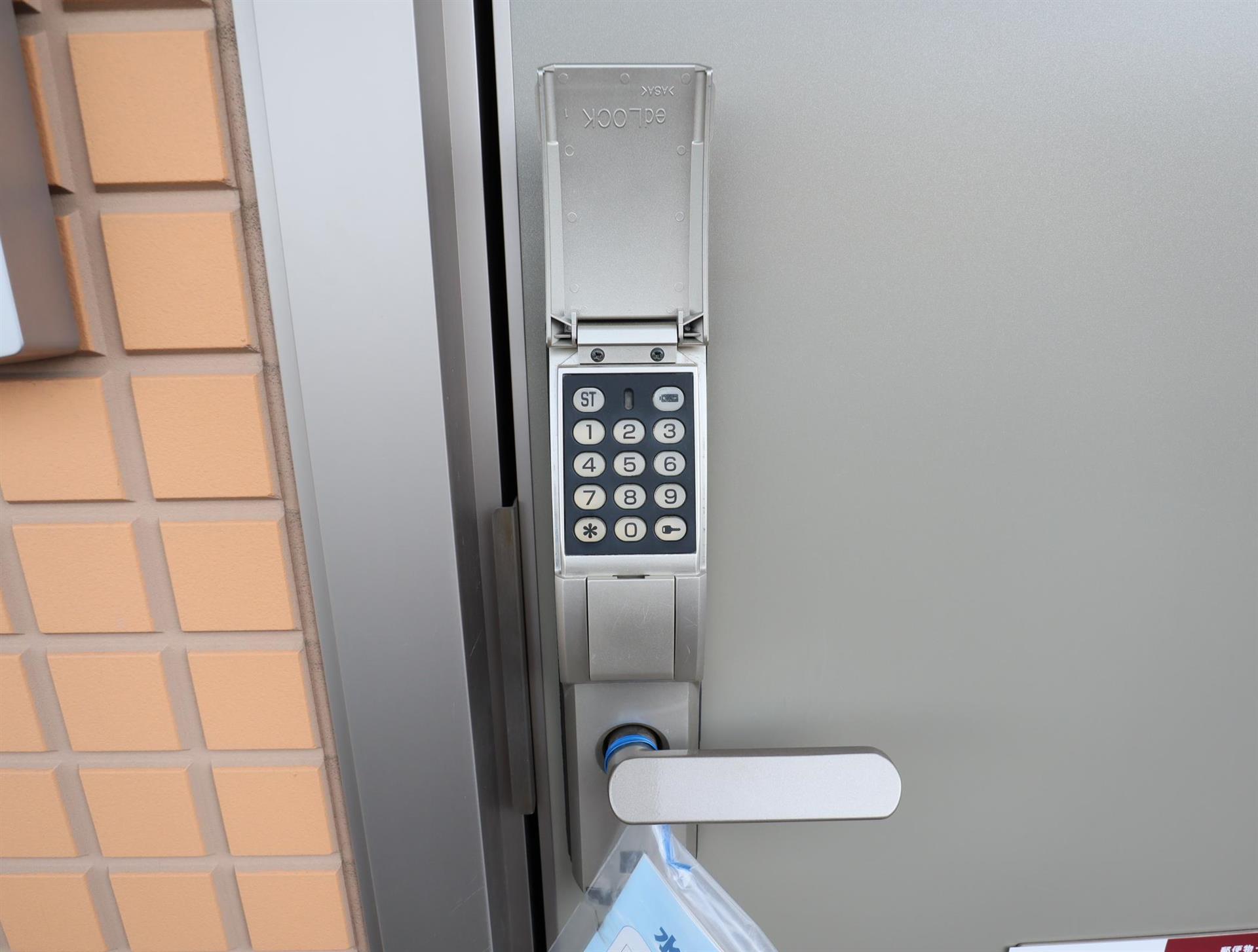 玄関　デジタルロックキー