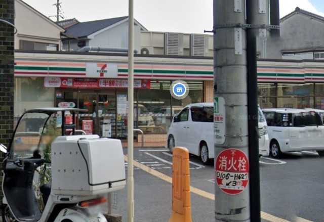 コンビニ　セブンイレブン　大阪三国本町2丁目店（コンビニ）まで571m