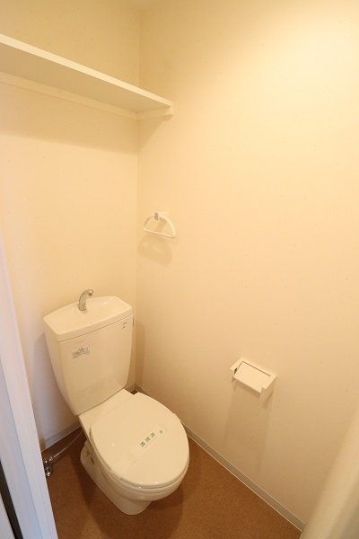 トイレ　※代表タイプの写真のため実際と異なる場合がございます