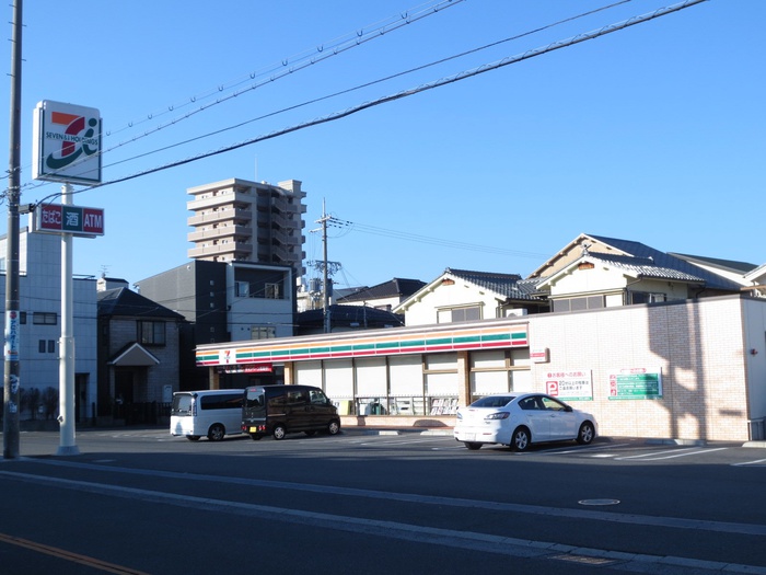 コンビニ　コンビニ（コンビニ）まで300m