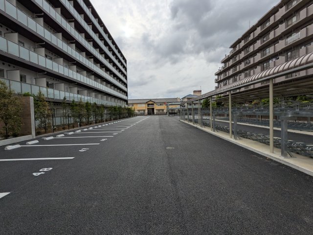 駐車場　車をお持ちの方に嬉しい駐車場付きの物件です