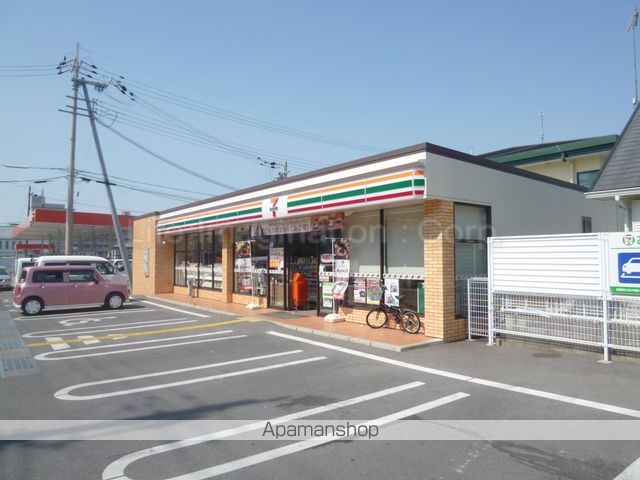 コンビニ　セブンイレブン（コンビニ）まで366m