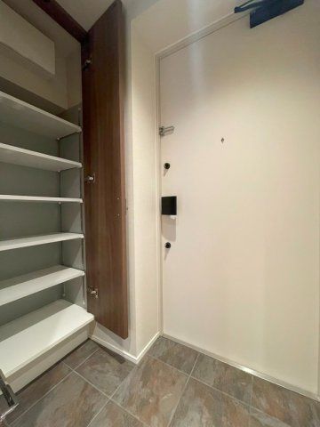 玄関　別タイプ部屋　参考写真です