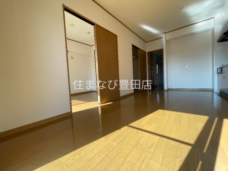居室・リビング　同型別部屋写真