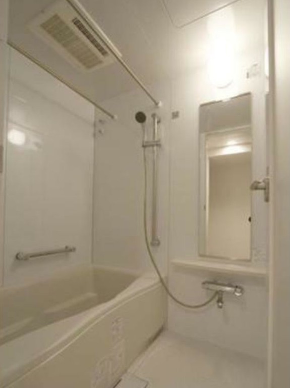 バス・シャワールーム　写真は同タイプ住居です。
