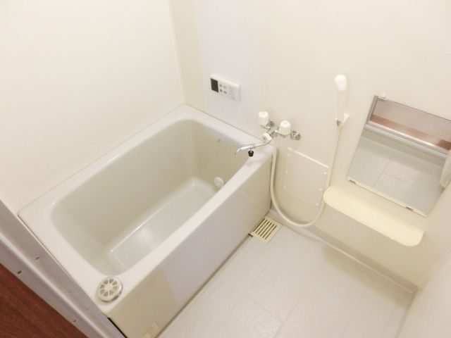 バス・シャワールーム　追焚で日ごろの疲れもすっきっり