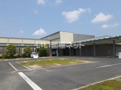 図書館　赤磐市立中央図書館（図書館）まで1153m