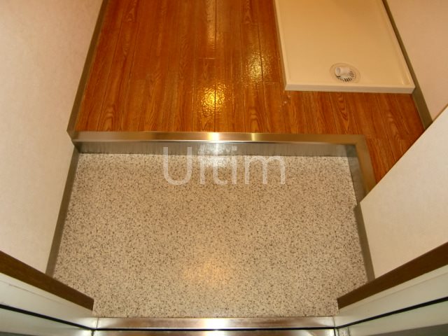 玄関　違うお部屋の写真です。ご参考までに