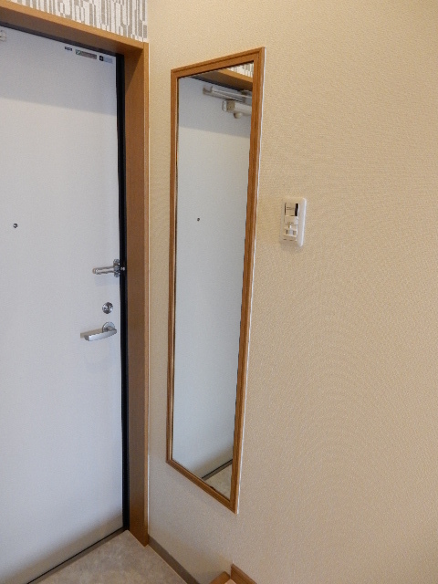 玄関　全身鏡で外出時チェック