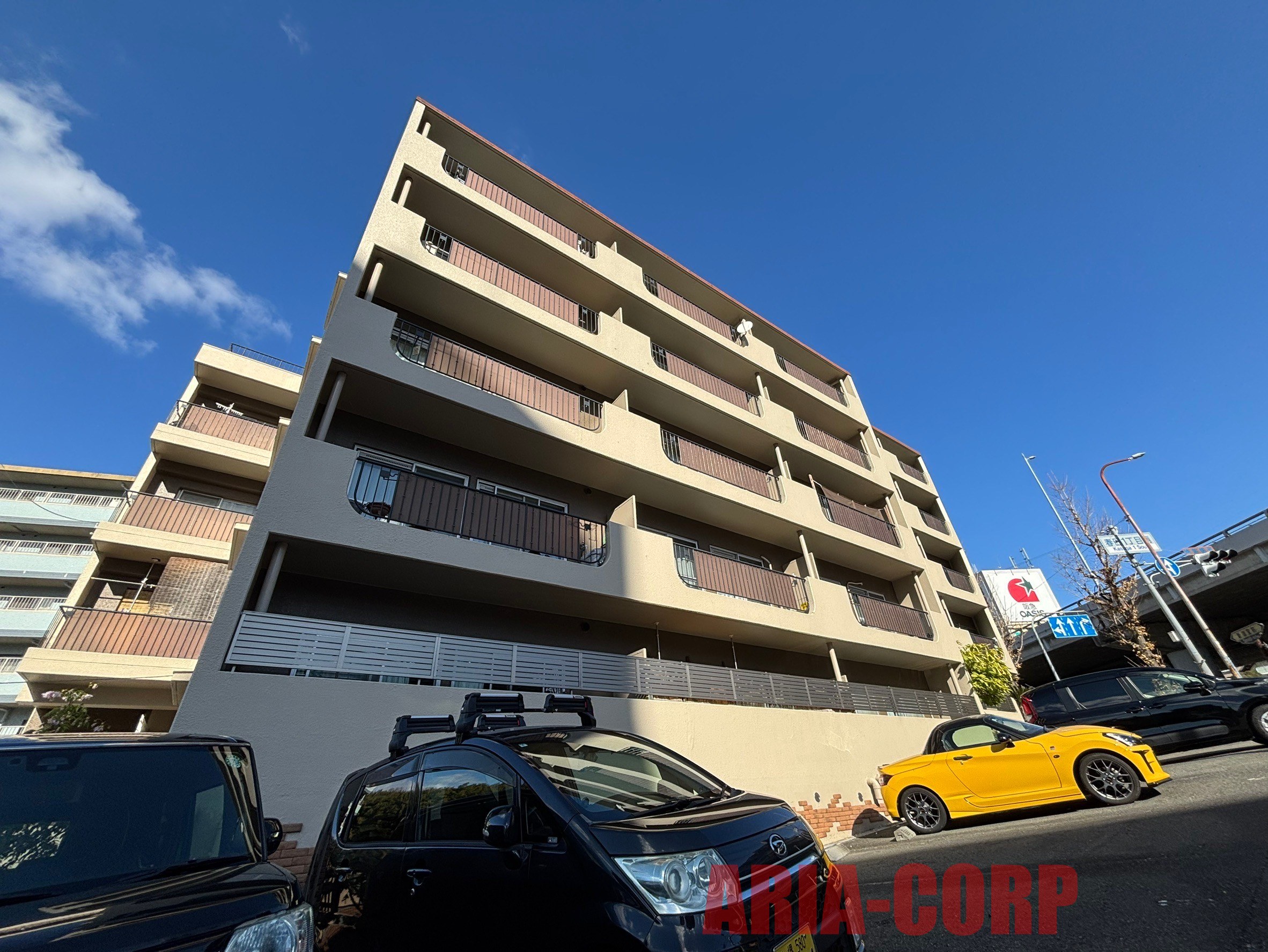 建物外観　全戸南向き♪鉄筋コンクリ－ト造5階建