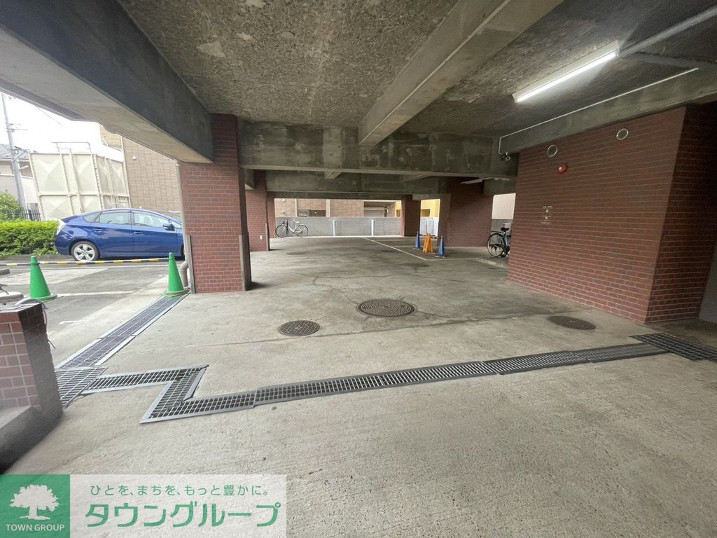 駐車場　駐車場