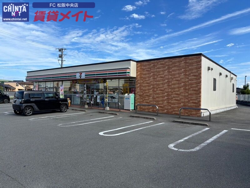 コンビニ　セブンイレブン松阪下村町店（コンビニ）まで2772m
