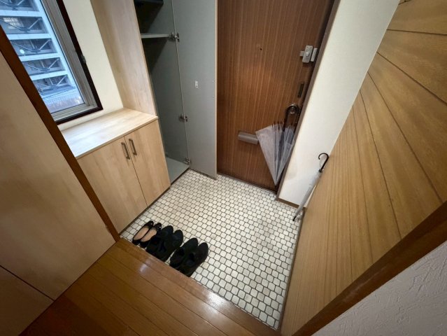 玄関　アイワポレール城見 リフォーム前