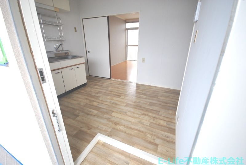 玄関　同型別部屋写真