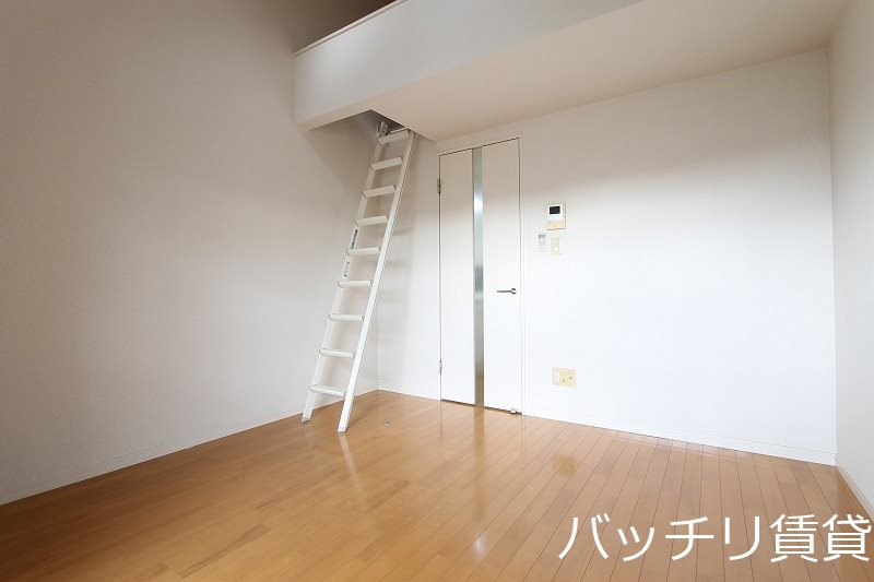 居室・リビング　同型タイプの為、現状を優先致します。