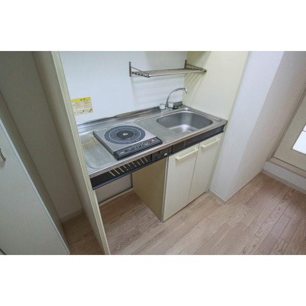 キッチン　同じ建物の別のお部屋