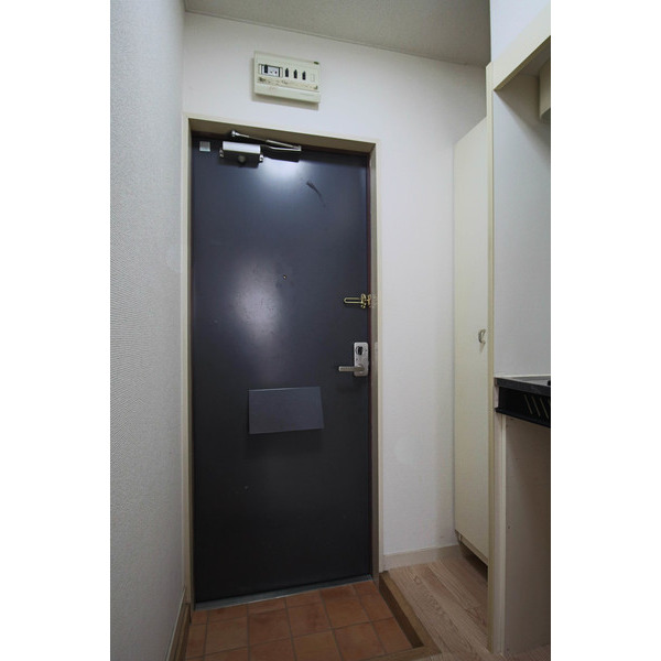 玄関　同じ建物の別のお部屋