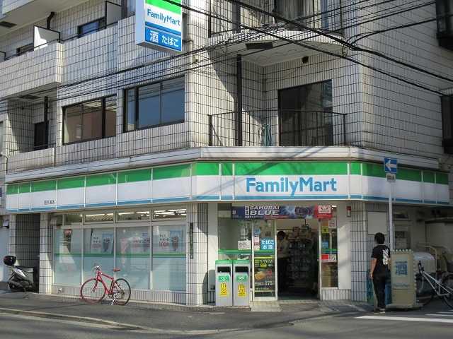 コンビニ　ファミリーマート西天満店（コンビニ）まで215m