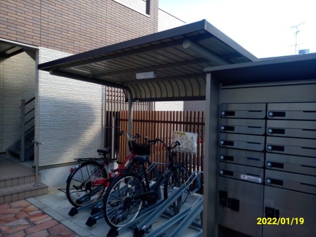 その他　屋根付き駐輪場