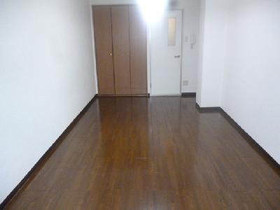 居室・リビング　同マンション他部屋