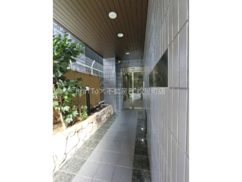 エントランス　マンション共用部分（オートロック付き）