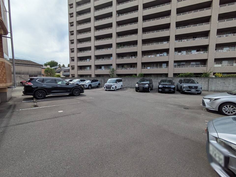 駐車場　駐車場