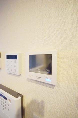 セキュリティ　★モニター付きインターホンで来客時も安心★