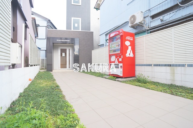 エントランス　お洒落な建物デザイン♪