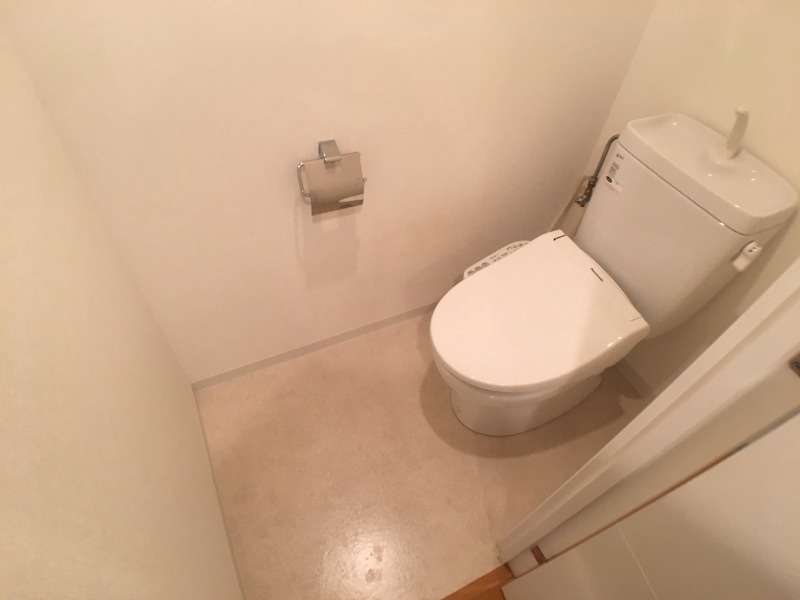 トイレ　トイレです。ウォシュレット付を探している方、おすすめです。