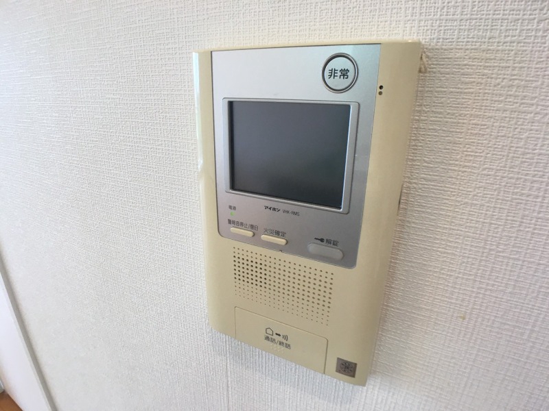 セキュリティ　ＴＶモニター付インターホンです。来客者の顔が見えるので安心！