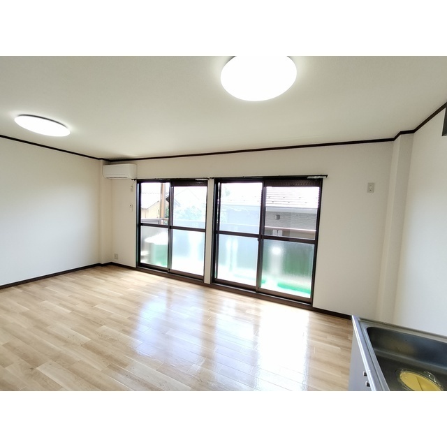 居室・リビング　※別部屋の参考写真になります。