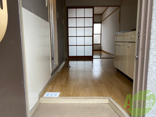玄関　玄関の様子です。明るい印象ですね。気分もあがりそう。