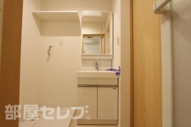 洗面設備　モデルルーム写真参照