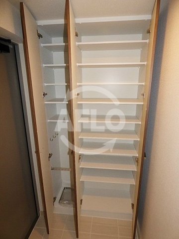 収納　コンフォリア北浜　クローゼット