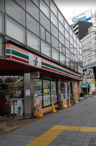 コンビニ　セブンイレブン（コンビニ）まで351m