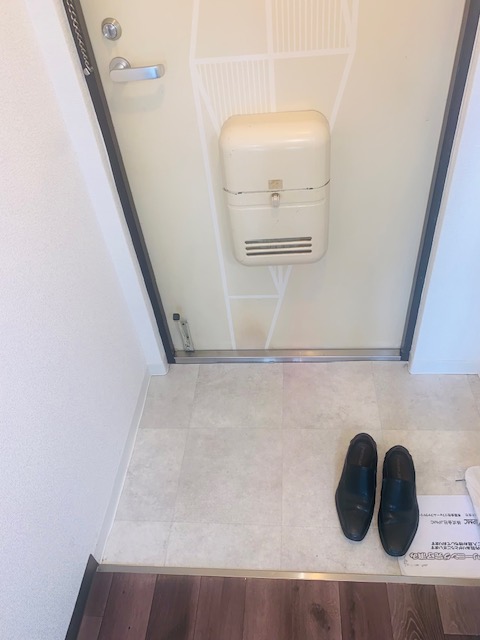 カツタビルディング3号館の玄関写真