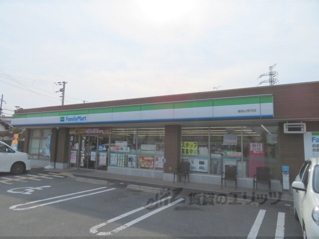 コンビニ　ファミリーマート福知山荒河店（コンビニ）まで600m