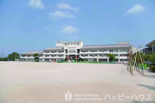 小学校　粕屋中央小学校（小学校）まで485m