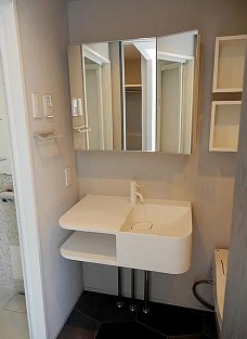 洗面設備　※掲載写真は別室のものです。