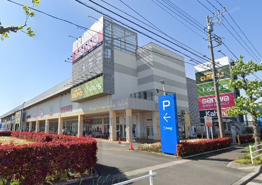 スーパー　スーパー三和　カルサ平塚店（スーパー）まで682m