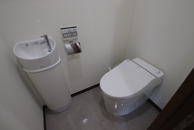 トイレ　同建物内別室の参考写真です。※現況優先