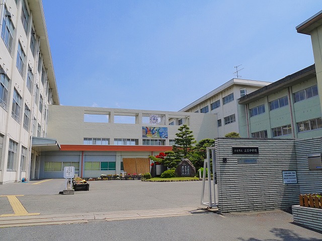 中学校　奈良市立三笠中学校（中学校）まで485m