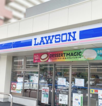 コンビニ　ローソン藤沢市役所店（コンビニ）まで188m