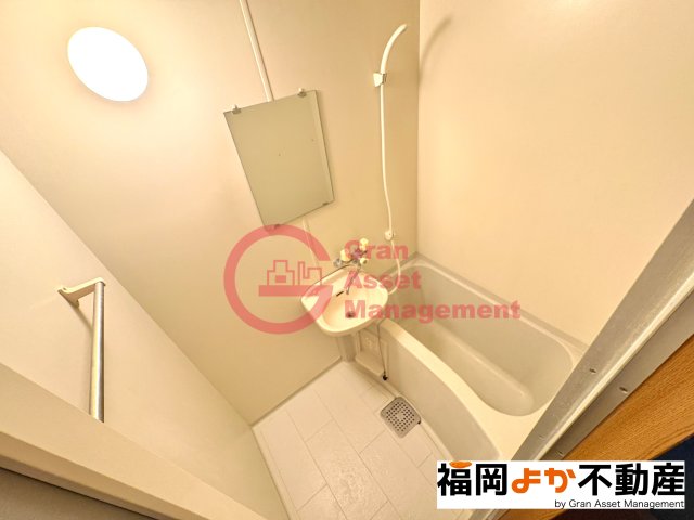 バス・シャワールーム　【福岡よか不動産】落ち着いた空間のお風呂です